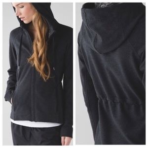 LULULEMON TAKE TEN HOODIE - SIZE 6